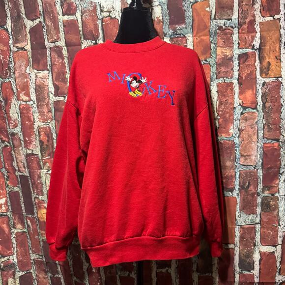 154. Vintage Mickey & Co. Red Sweatshirt – Classic crewneck - Picture 7 of 9